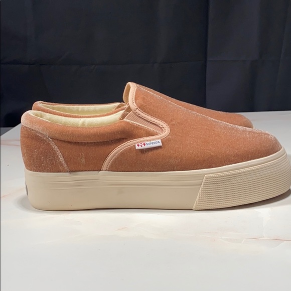 Shoes - Picture 3 of 7